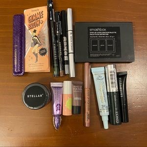 Deluxe Cosmetics Sample Bundle